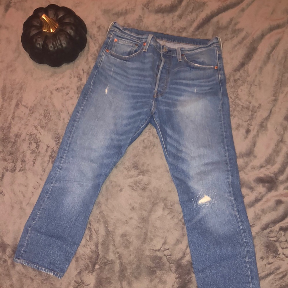 LEVI 501 crops size 30 waist